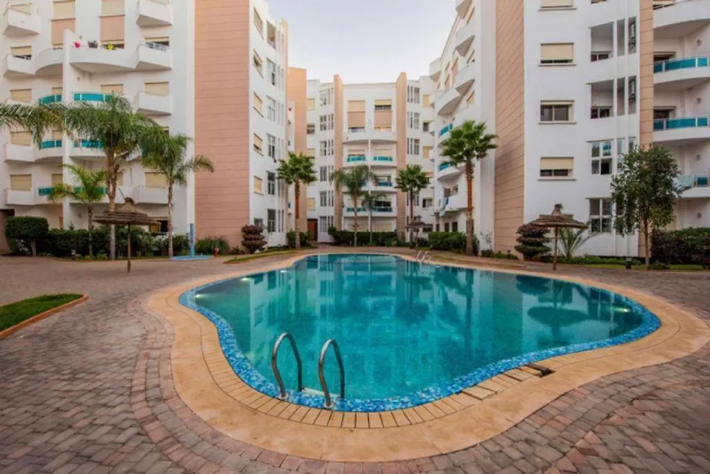 Studio Confortable Avec Vue Sur Piscine Et Proche De L'Aeroport Mohammed V Nouaceur